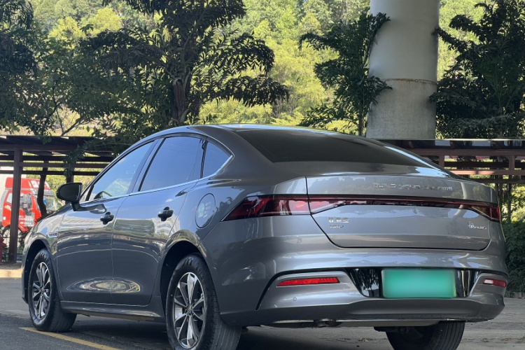 比亚迪 秦PLUS 2024款 荣耀版 DM-i 55KM领先型车身外观6004