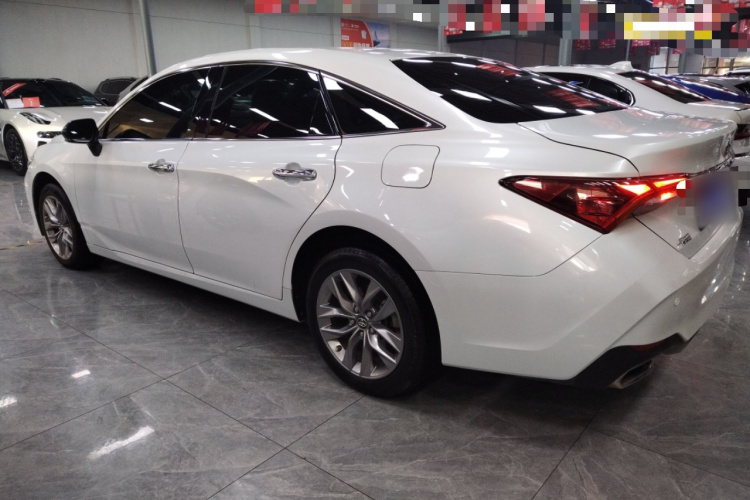 丰田 亚洲龙 2019款 2.0L 豪华版 国VI车身外观4