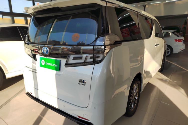 丰田 威尔法 2023款 皇冠 双擎 2.5L HV尊贵版车身外观7