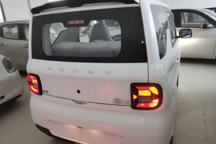 吉利银河 熊猫 2025款 210km 元气熊车身外观6