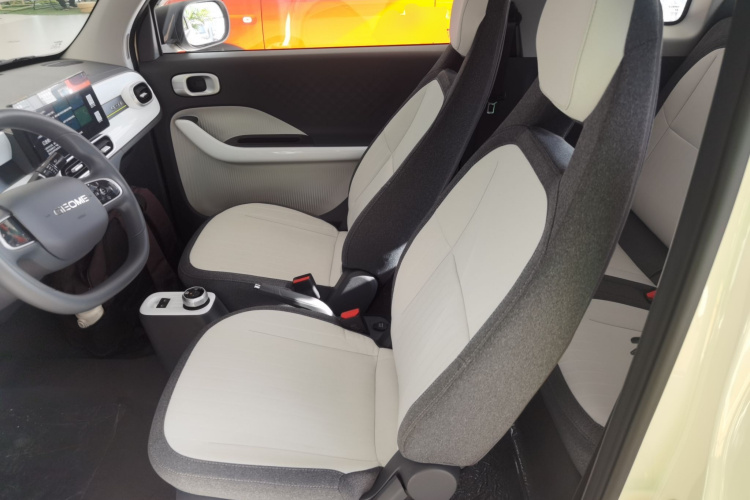 吉利银河 熊猫 2025款 210km 元气熊中控内饰19