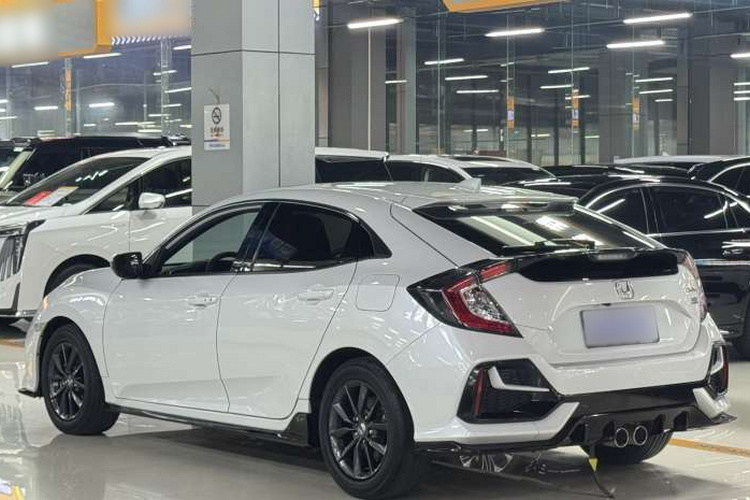 本田 思域 2021款 HATCHBACK 220TURBO CVT新锐控车身外观6001