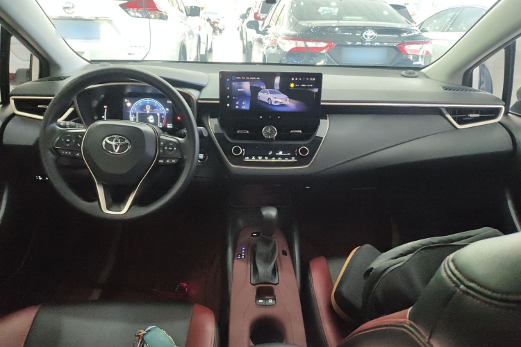 丰田 亚洲狮 2023款 2.0L 精英版中控内饰12