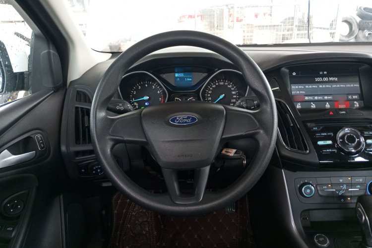 福特 福克斯 2017款 两厢 1.6L 自动舒适型智行版中控内饰13