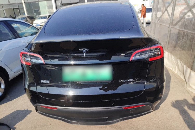 特斯拉 Model Y 2022款 改款 后轮驱动版车身外观6