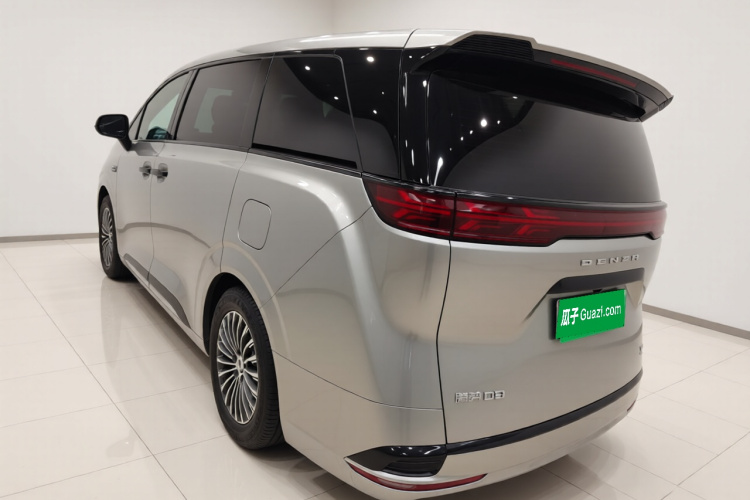 腾势D9 2022款 DM-i 970 四驱旗舰型车身外观5