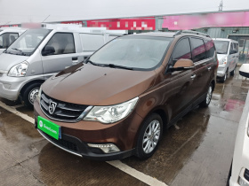 宝骏730 2014款 1.5L 手动豪华型 7座