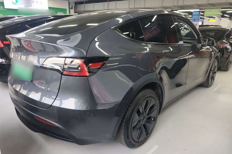 特斯拉 Model Y 2023款 长续航全轮驱动版车身外观7