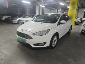 福特 福克斯 2018款 三厢经典 1.6L 自动风尚型智行版