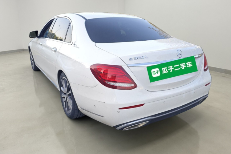 奔驰E级 2019款 E 260 L车身外观5