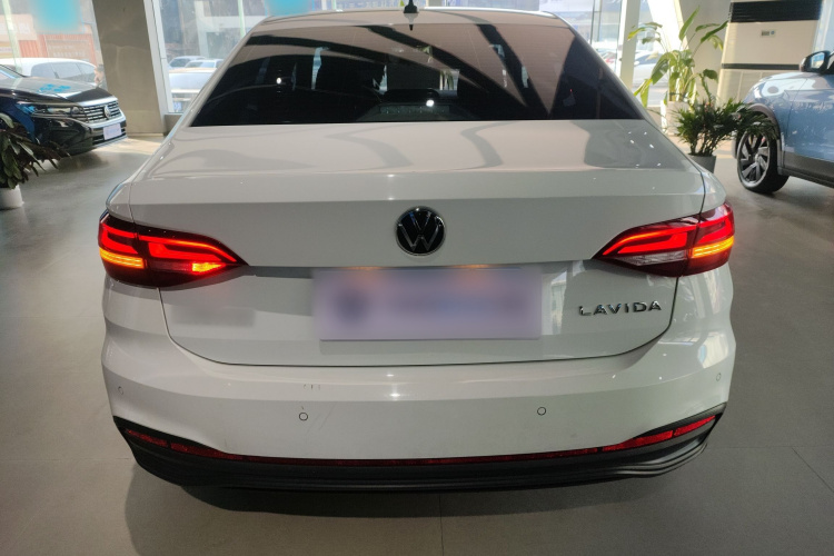 大众 朗逸 2023款 1.5L 自动得逸版车身外观6