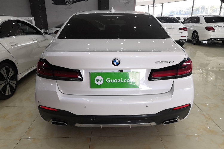 宝马5系 2022款 改款二 525Li M运动套装车身外观6