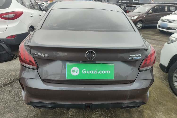 名爵 MG5 2023款 180DVVT 手动风尚版车身外观6