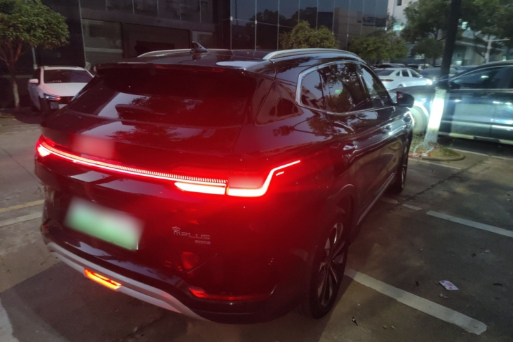 比亚迪 宋PLUS新能源 2025款 EV 智驾版 605km 旗舰型车身外观6005