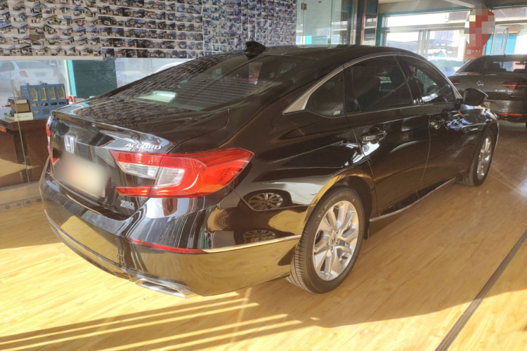 本田 雅阁 2018款 260TURBO 精英版 国VI车身外观7