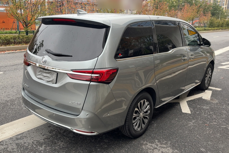 别克GL8 2022款 陆上公务舱 652T 智慧尊贵型车身外观6004