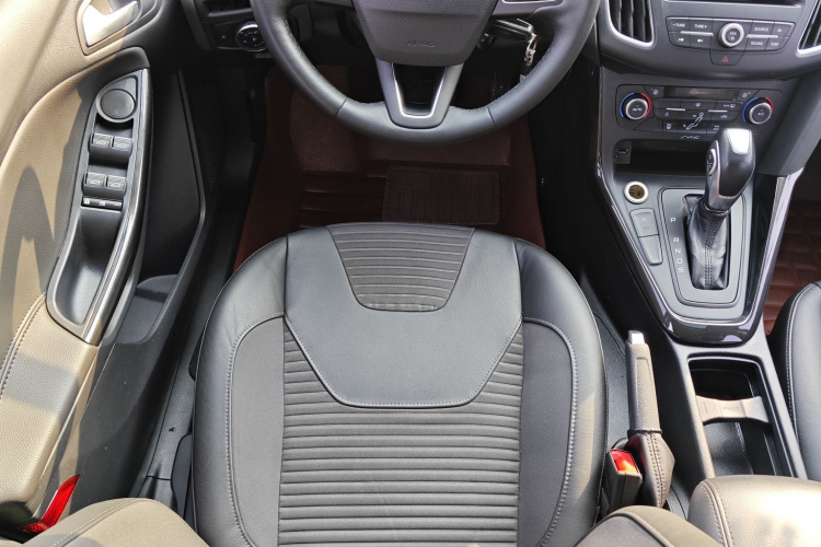 福特 福克斯 2015款 两厢 EcoBoost 180 自动精英型中控内饰7008