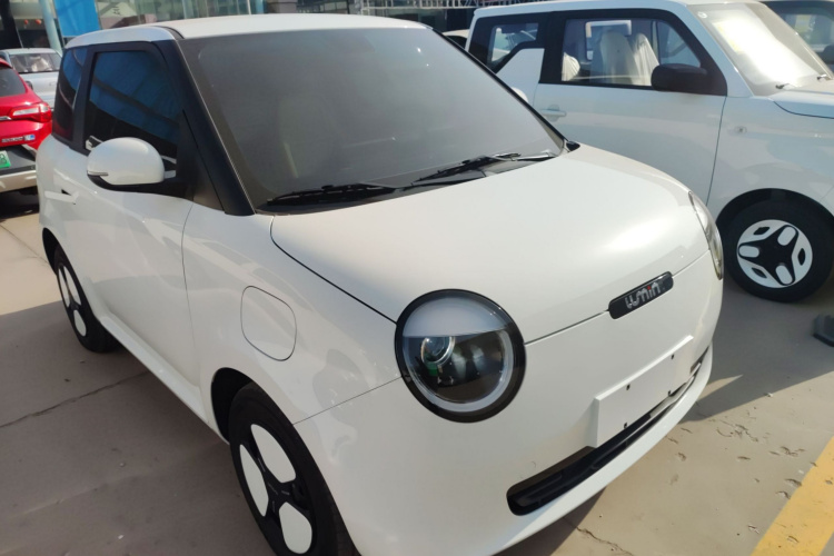 长安启源 长安Lumin 2024款 301km 橙风版车身外观3