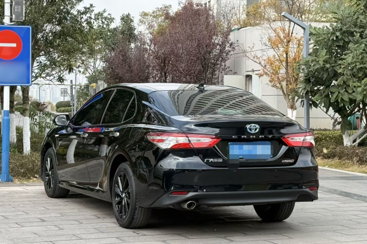 丰田 凯美瑞 2021款 双擎 2.5HGVP 领先版车身外观6009