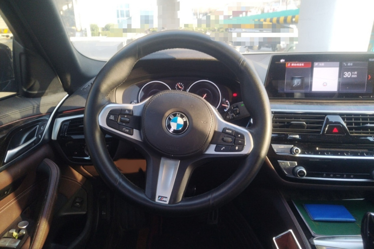 宝马5系 2019款 改款 525Li M运动套装局部细节13