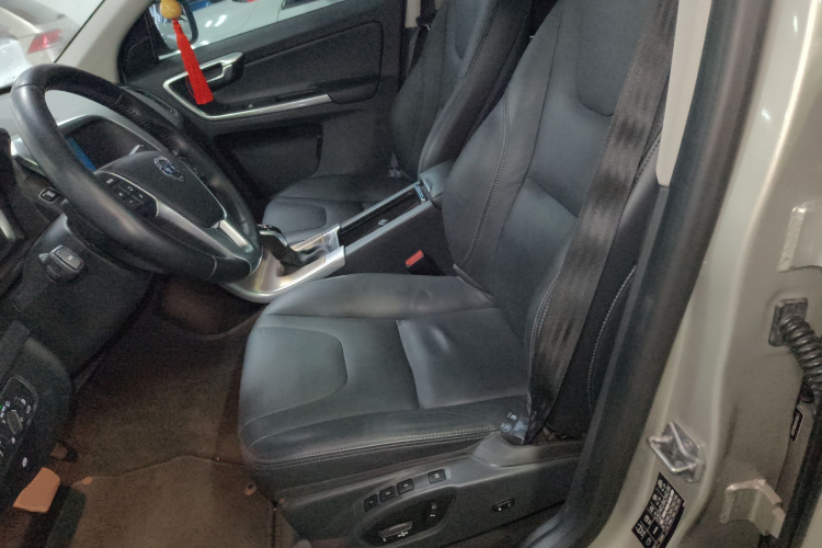 沃尔沃XC60 2017款 T5 AWD 智进版中控内饰19