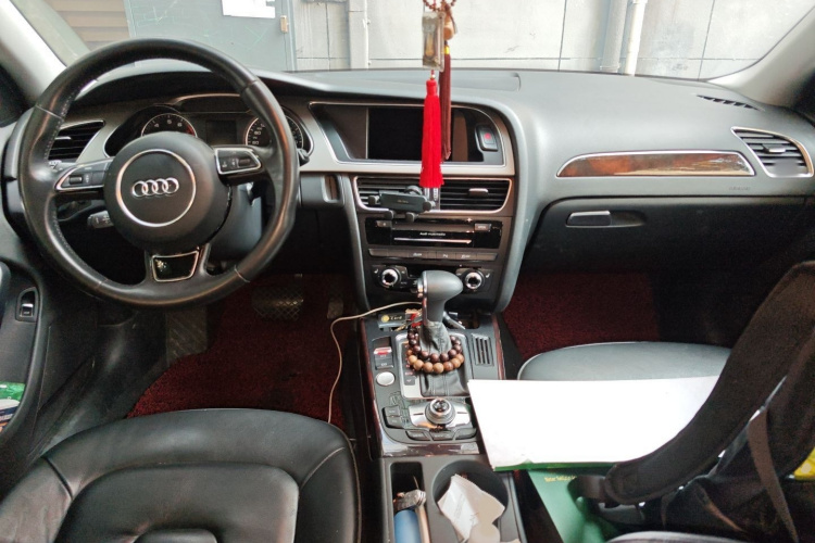 奥迪A4L 2013款 35 TFSI 自动技术型中控内饰7002