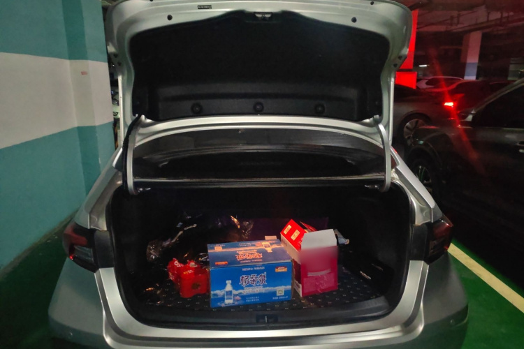 丰田 亚洲狮 2021款 2.0L 尊享版中控内饰23