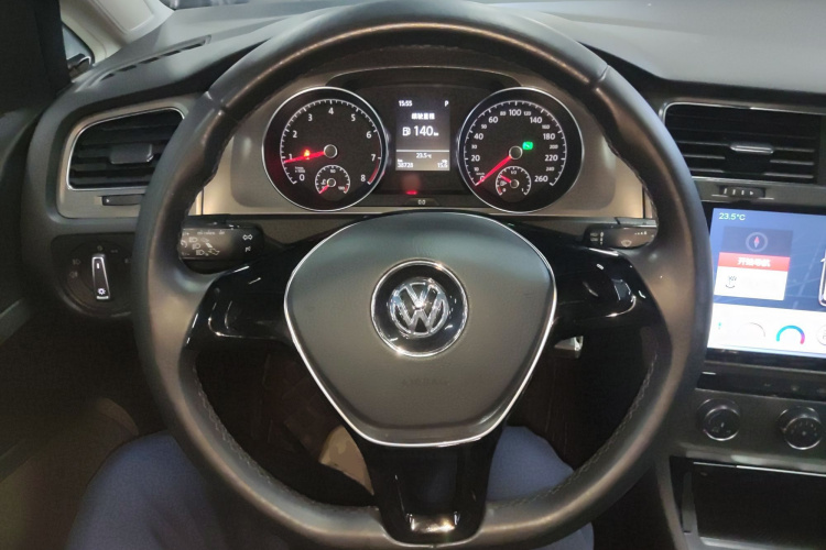 大众 高尔夫 2016款 1.6L 自动舒适型中控内饰13