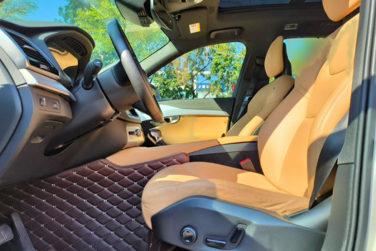 沃尔沃XC90 2018款 T6 智逸版 7座中控内饰7006