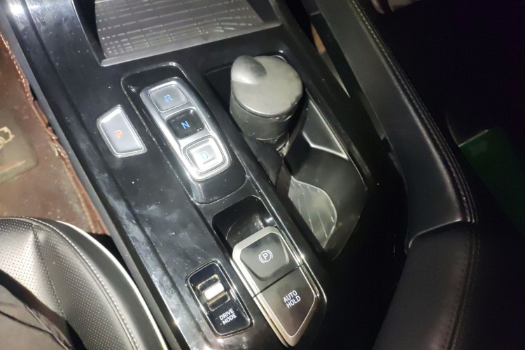 现代 库斯途 2021款 270TGDi 领先版 GLS局部细节18