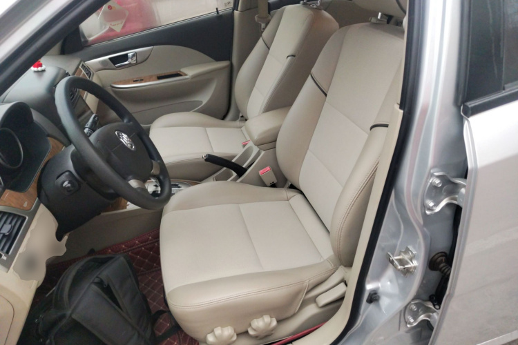 别克 凯越 2015款 1.5L 自动经典型局部细节19