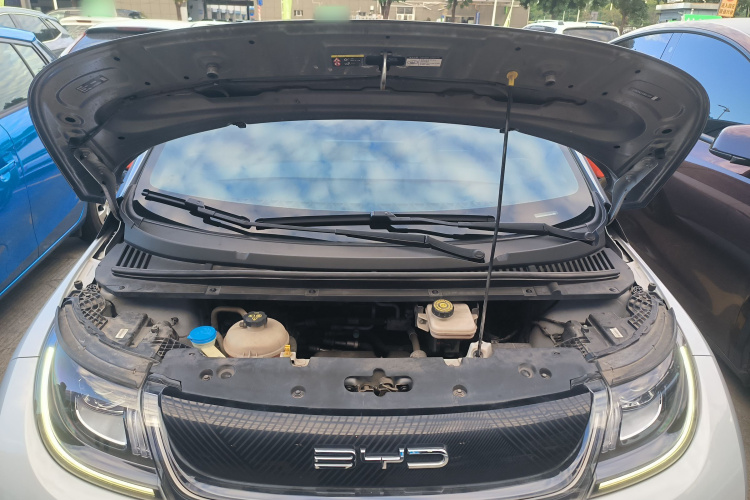 比亚迪 海豚 2021款 405km 时尚版机舱底盘24