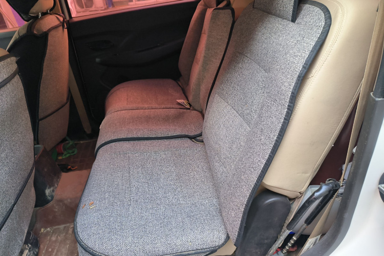 五菱汽车 五菱宏光 2018款 1.5L S标准型L2B中控内饰7004