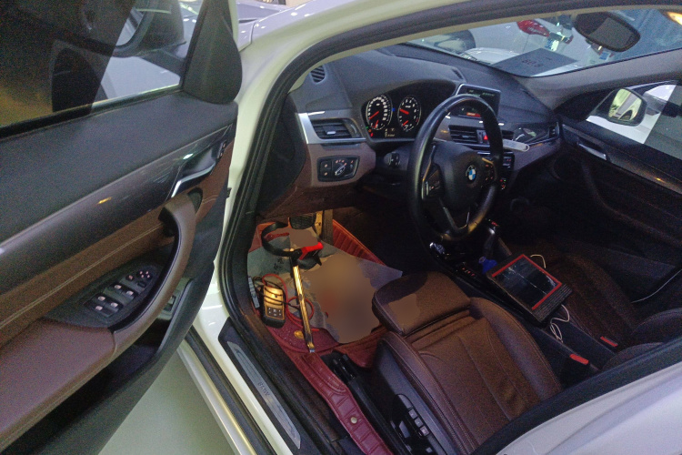 宝马X1 2019款 sDrive18Li 尊享型中控内饰20