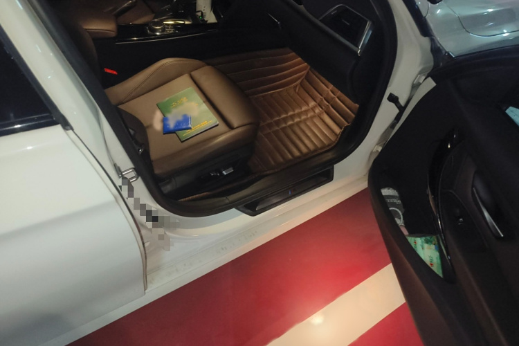 宝马3系 2019款 320Li M运动套装局部细节9005