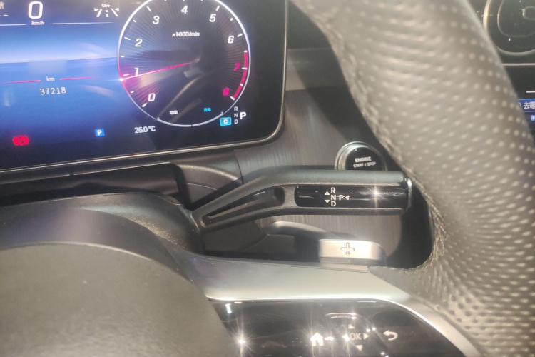 奔驰C级 2023款 C 200 L 运动版局部细节18