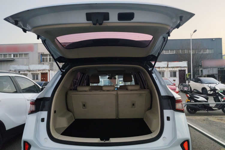 五菱汽车 五菱星辰 2022款 2.0L DHT电速款机舱底盘23