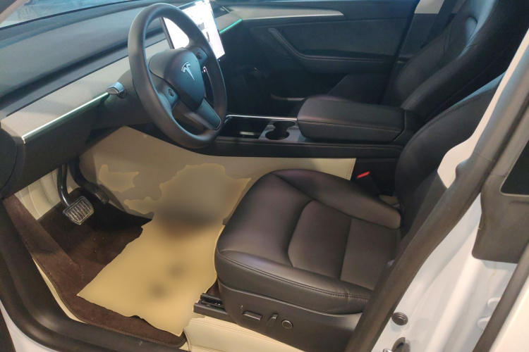 特斯拉 Model Y 2024款 后轮驱动版中控内饰19