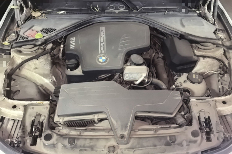 宝马3系 2015款 328i 运动设计套装局部细节24