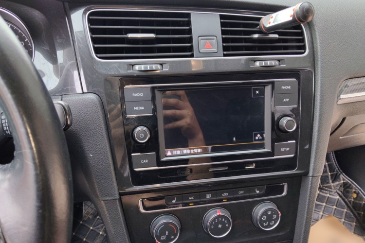 大众 高尔夫 2018款  230TSI 自动豪华型局部细节16