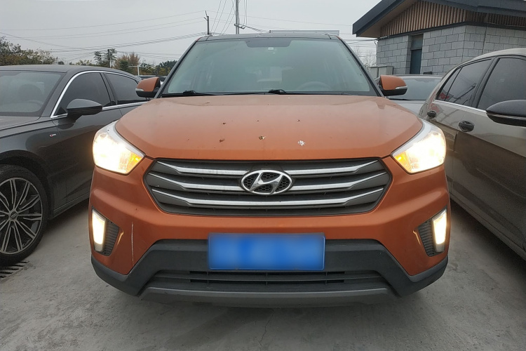 北京现代ix25 2015款 1.6L 自动两驱智能型GLS车身外观2