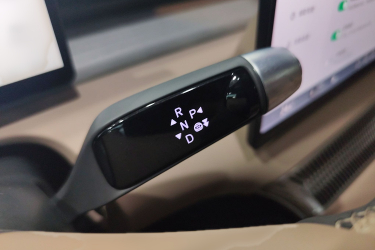 小鹏X9 2025款 740超长续航 Max局部细节18