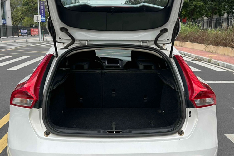 沃尔沃V40 2016款 T4 智雅版车身外观6007