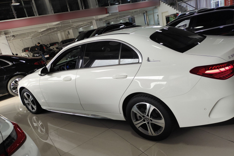 奔驰C级 2022款 C 200 L 运动版车身外观4