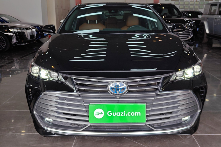 丰田 亚洲龙 2019款 双擎 2.5L XLE尊贵版 国VI车身外观2