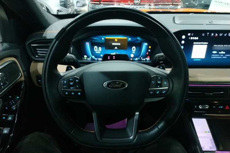 福特 探险者 2024款 2.3T EcoBoost 昆仑巅峰版 7座中控内饰13