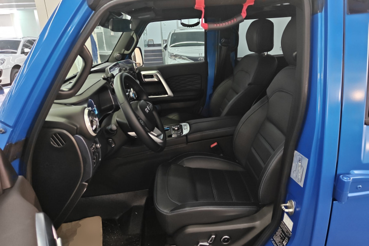 北京BJ40 2021款 2.0D 自动四驱刀锋英雄版侠客型中控内饰19