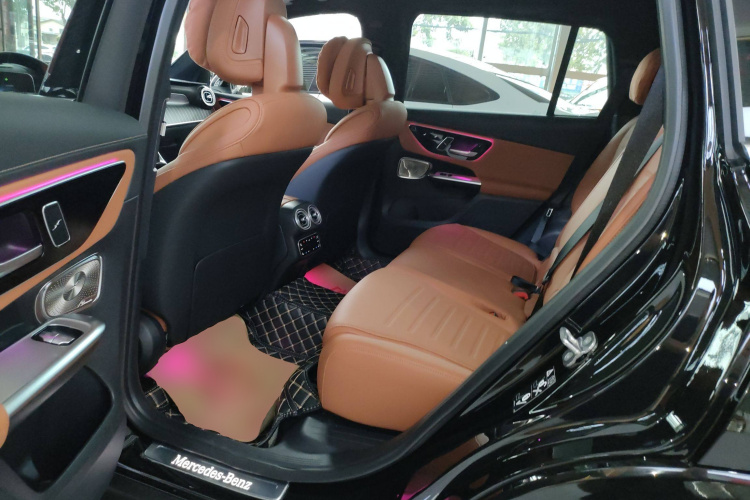 奔驰GLC 2023款 改款 GLC 300 L 4MATIC 豪华型 7座中控内饰21