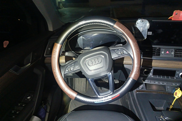 奥迪Q5L 2022款 40T 豪华致雅型中控内饰13