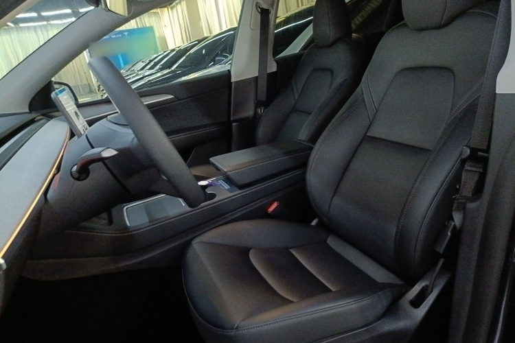 特斯拉 Model Y 2024款 长续航全轮驱动版局部细节19